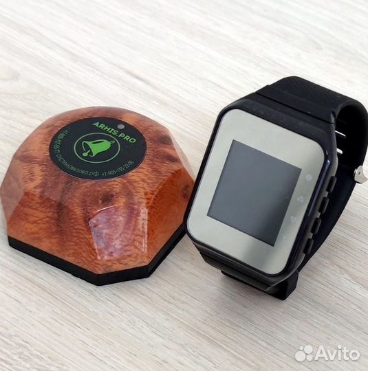 Кнопка вызова официанта с часами-пейджером