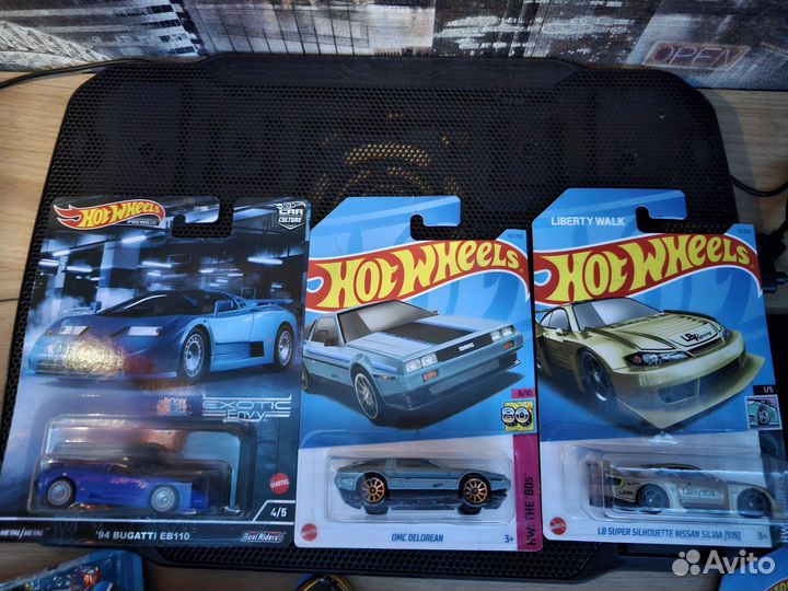 Hot wheels машинки