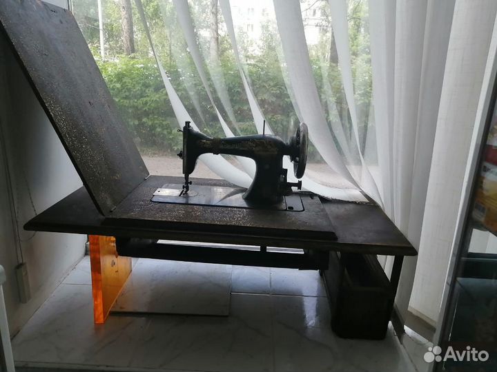 Швейная машинка Singer