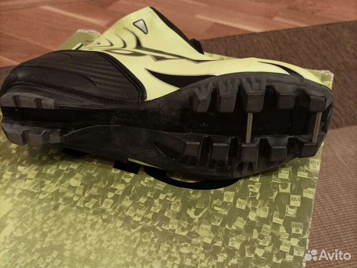 Новые лыжные ботинки Rossignol X-IUM