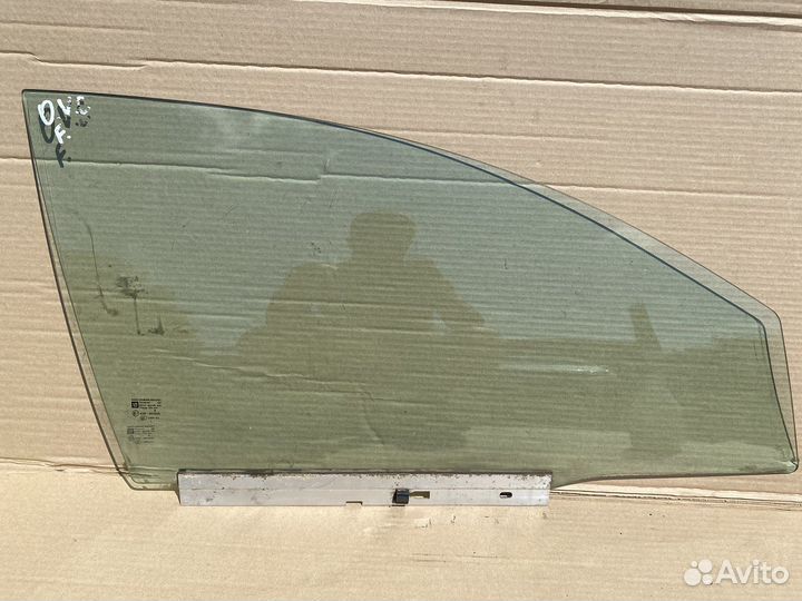 Стекло передней правой двери Opel Vectra C