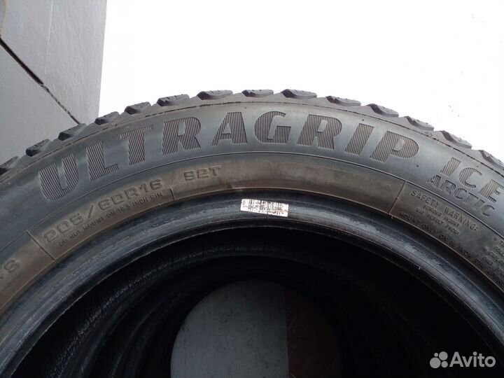 Goodyear Ultragrip Ice Arctic 205/60 R16 92T