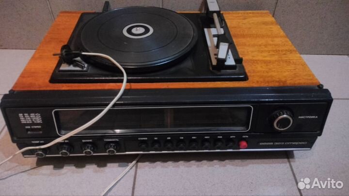 Проигрыватель винила СССР вега 323