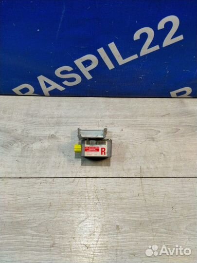 Датчик airbag правый Toyota Crown JZS155 2jzge