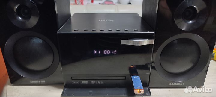 Музыкальный центр samsung mm-e320d