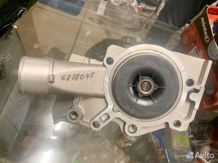 Помпа водяная Ford 938M8505AF/ 6878045