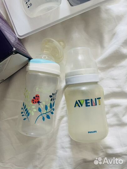 Молокоотсос avent ручной и две бутылочки