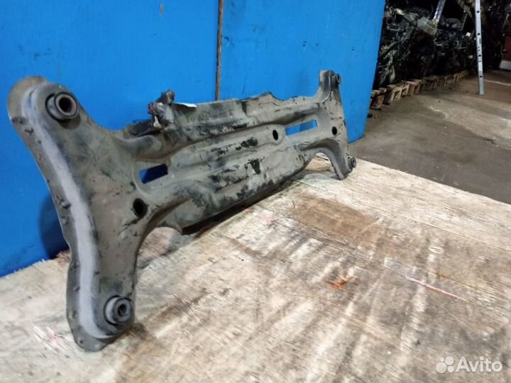 Подрамник задний Toyota Camry V30 2000-2005