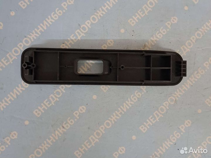 Накладка кнопки стеклопод R Pajero Sport 1