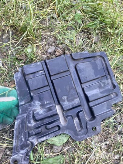 Подкрылок infiniti m35 fuga y50 лев прав