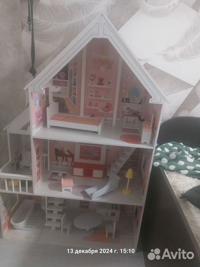 Большой кукольный домик деревянный