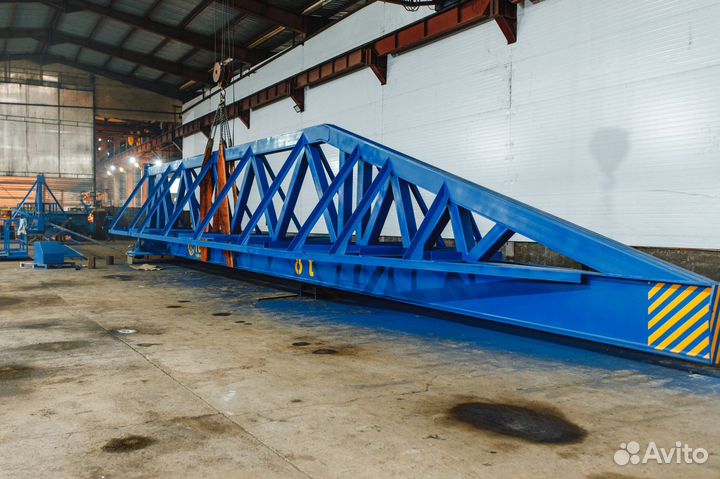 Кран консольный полноповоротный