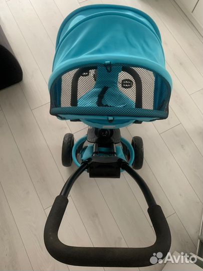 Детский трехколесный велосипед с ручкой