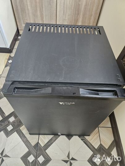 Холодильник мини-бар Cold Vine MCA