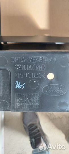 Дефлектор интеркулера правый Land Rover Range Rove