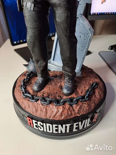 Resident evil 4 фигурки Leon