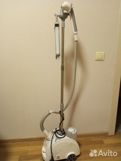 Отпариватель для одежды вертикальный