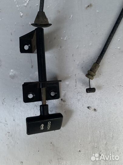 Трос капота с ручкой Jeep Cherokee