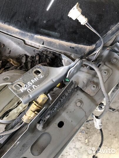 Петля капота левая Рено Меган 2