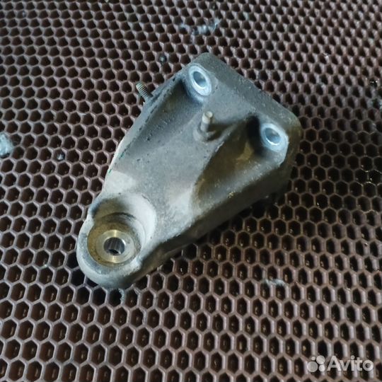 Кронштейн двигателя Lexus Gs 2GR-FSE (б/у)