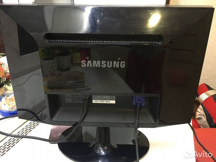 Монитор samsung P2250