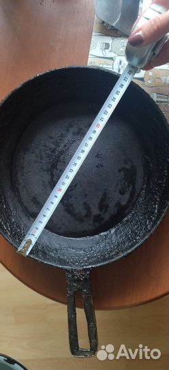 Чугунная сковорода