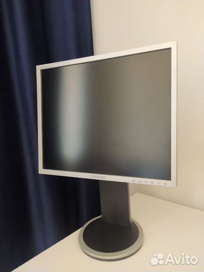 Монитор Samsung 940fn, 19 дюймов, 1280х1024, DVI