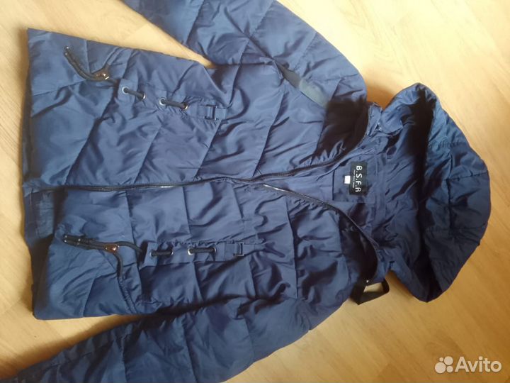 Продам куртку женскую