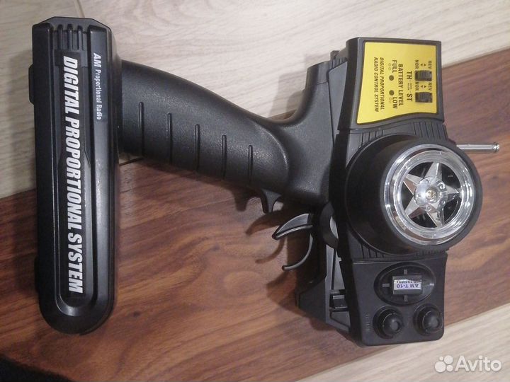 Машина на радиоуправлении для дрифта