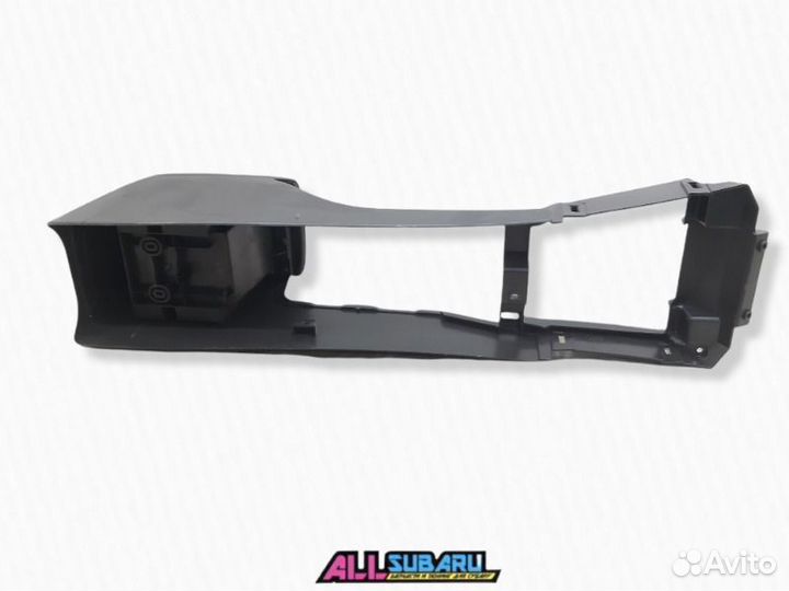 Центральная консоль, подлокотник, борода Subaru