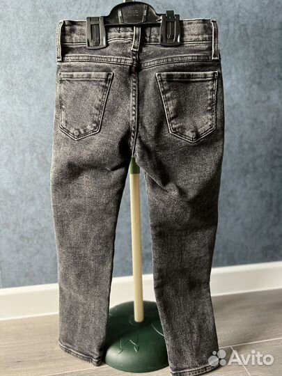 Рубашка и джинсы на мальчика 122-128