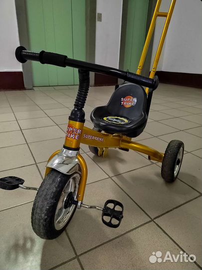 Трехколесный велосипед