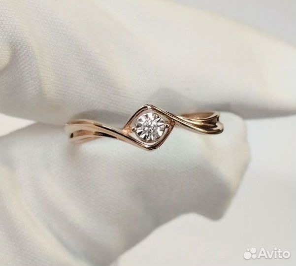 Золотое кольцо с камнем 17,5р