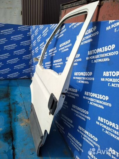 Передняя левая дверь. Iveco Daily МИКРОАВТОБУС