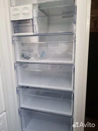 Морозильная камера Beko