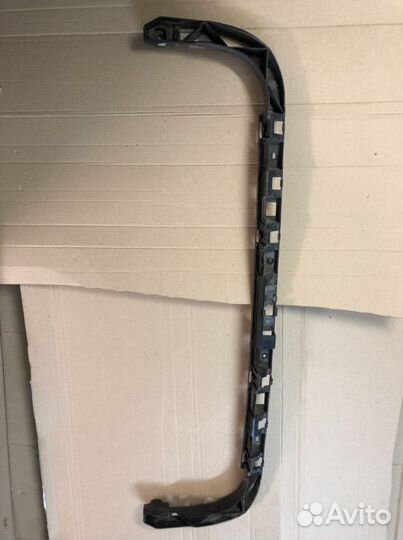 Кронштейн заднего бампера VW Passat B6 Combi