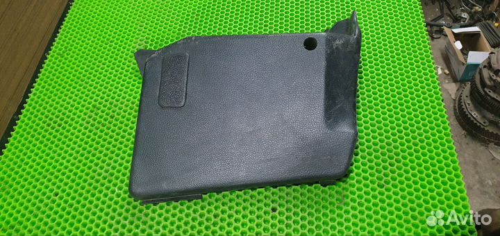 Накладка стойки правая нижняя Daewoo Nexia N150