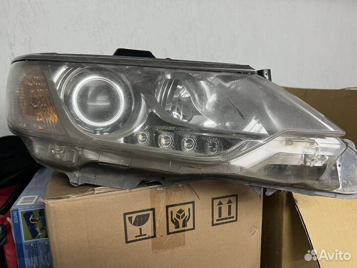 Фары оригинал Тойота камри