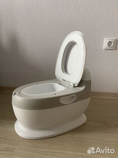 Детский горшок в виде унитаза