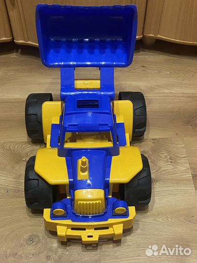 Детский трактор большой