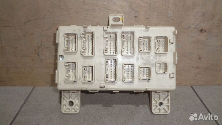 Блок предохранителей Lexus RX 300/330/350/400h