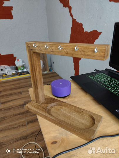 Вешалка для маникюрных палитр