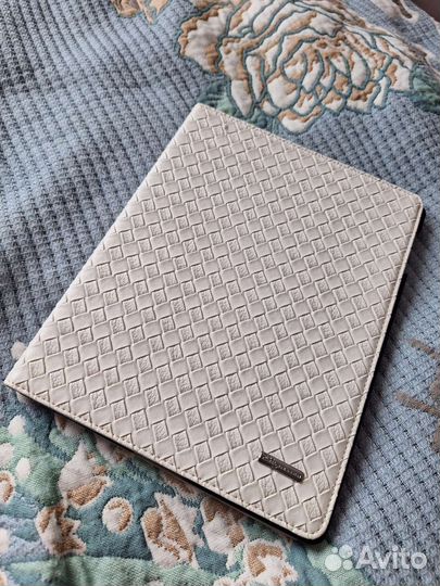 Чехол на iPad