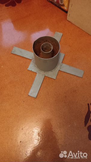 Подставка под елку