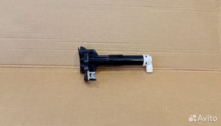 Форсунка омывателя фар правая Lexus LX570