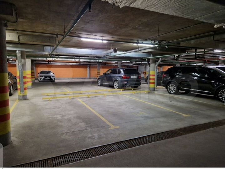 Машиноместо, 14 м²