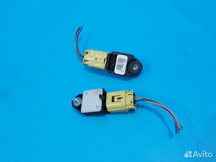 Датчик Air Bag боковой toyota Avensis (T250) 2003