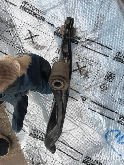 Рычаг передний правый Toyota Corolla