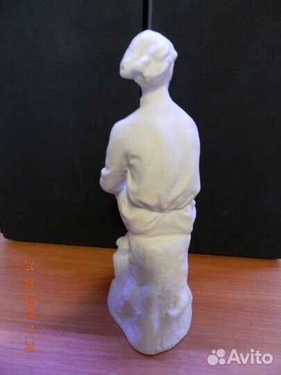 Статуэтка М.Горький