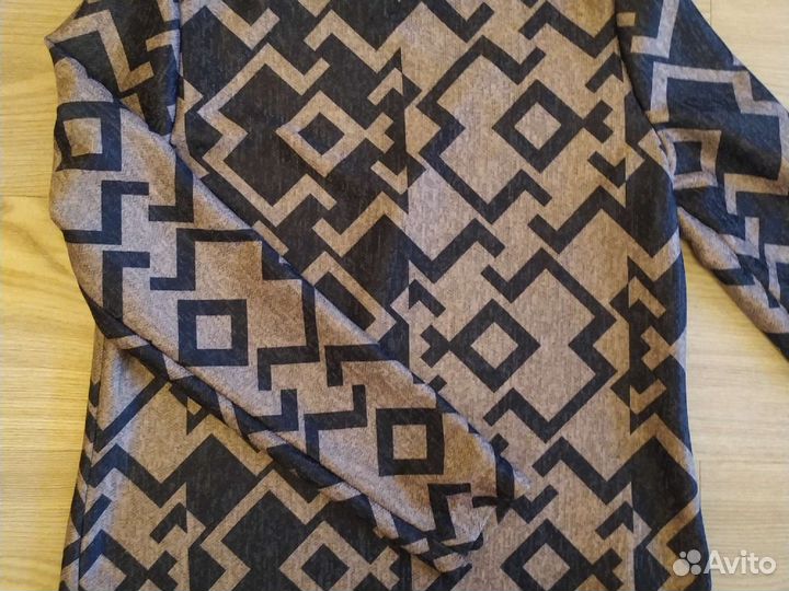 Свитер спортивный